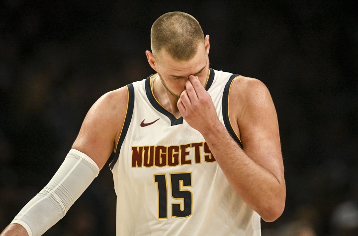 乐鱼体育-心乱了！TA：约基奇洗完澡后惊慌且愤怒大喊——有人偷我内裤！